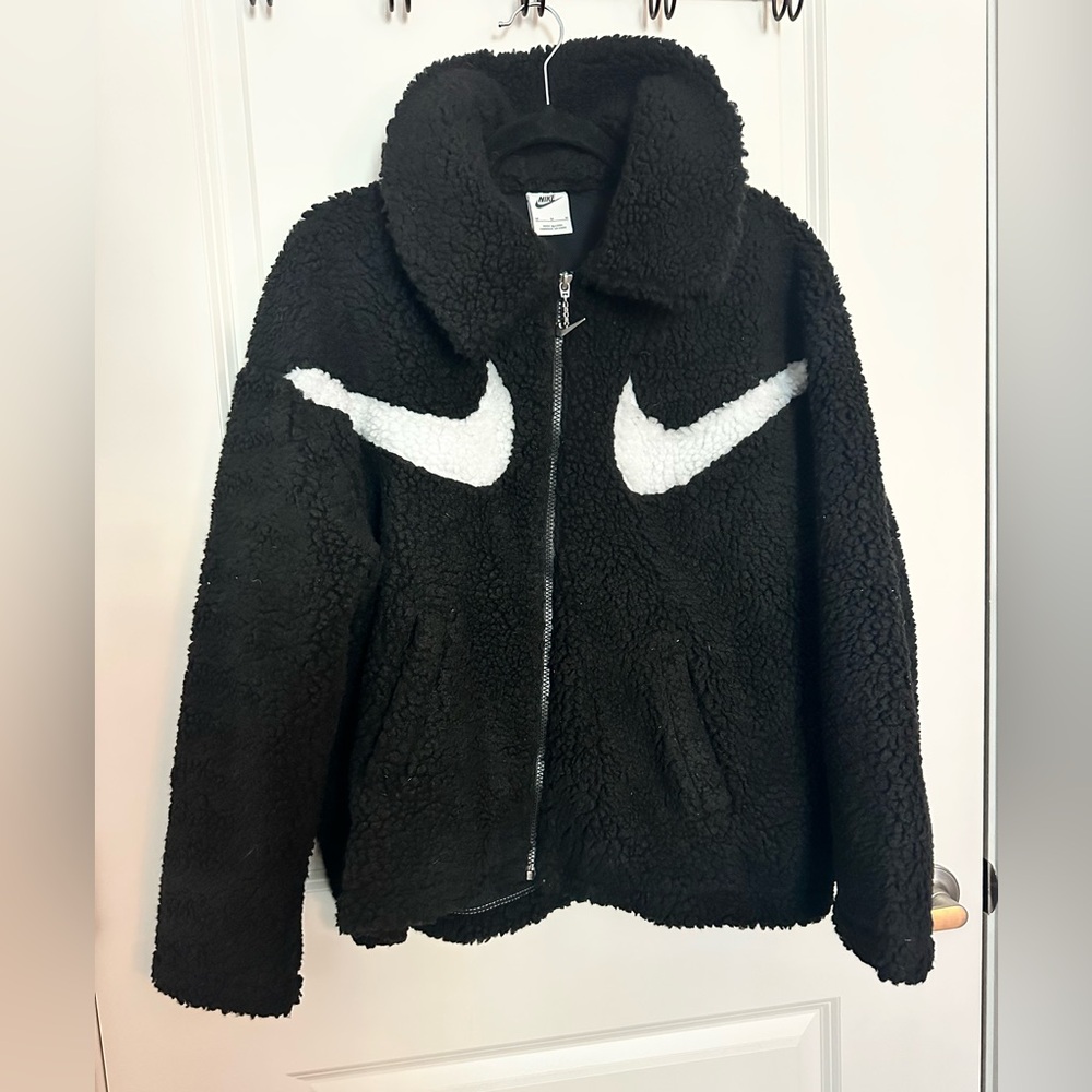 Nike faux Sherpa jacket Medium NWT